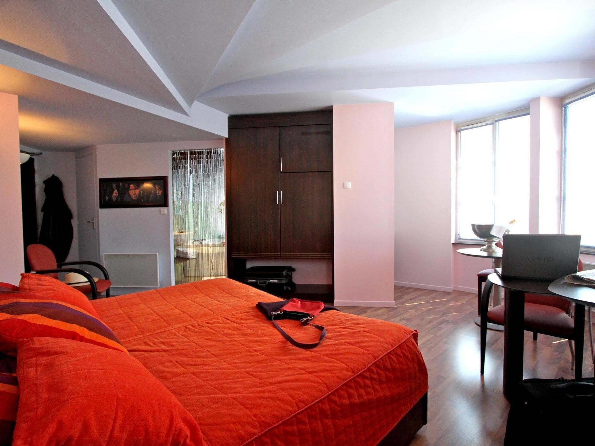 Logis Hotels Le Saint Georges Vendôme Buitenkant foto